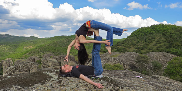 Acro Yoga in Meteora